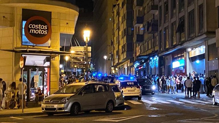 Detenido por agredir a un cliente de una discoteca de Vigo y pelearse con la policía local