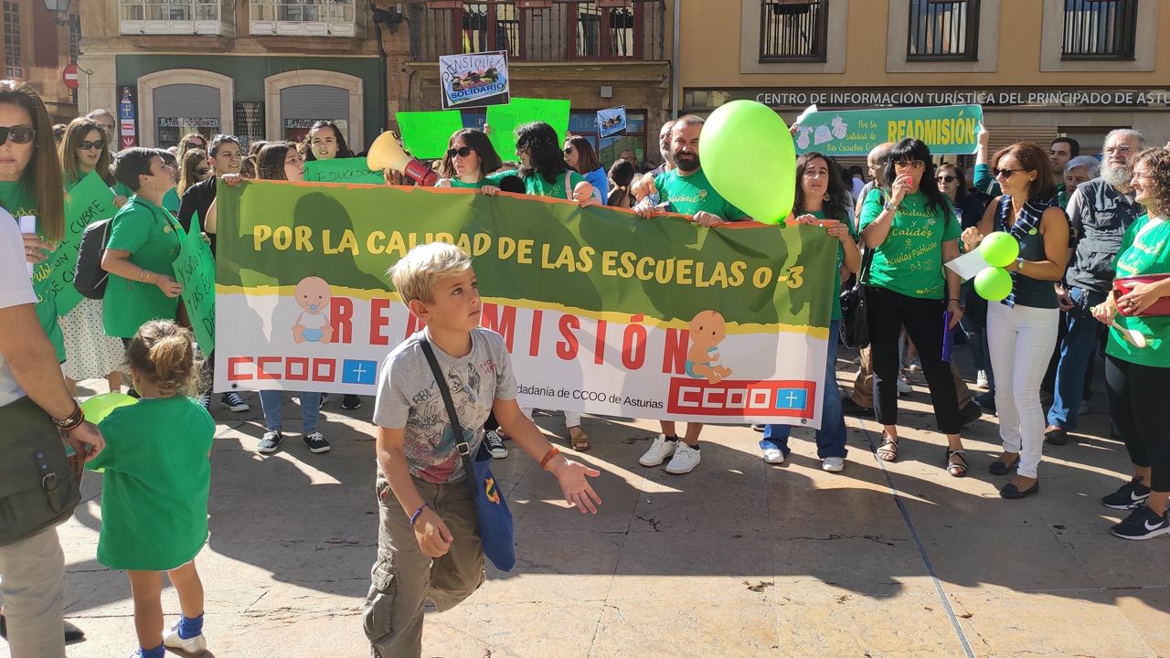 Protesta de educadoras infantiles en Oviedo