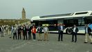 Una larga lista de autoridades asistieron el lunes a la presentación del bus propulsado por hidrógeno, un proyecto piloto enmarcado en el A Coruña Green Port