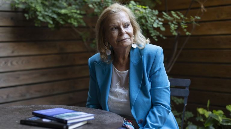 Carme Riera, premio nacional de las Letras, abre el «costurero» de 50 años de historias: «En vez de leer, de niña me inventaba las palabras y la monja se quedaba horrorizada»