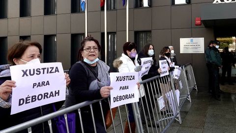 Familiares y amigos de Deborah Fernández llevan 20 años pidiendo que se esclarezca su asesinato