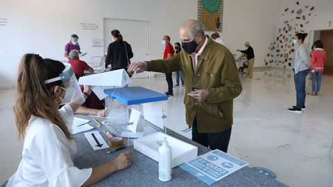 Votación en el CGAC, en Santiago