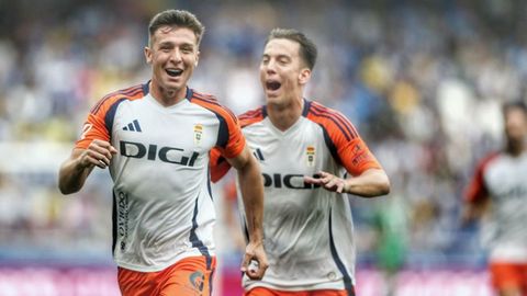 Alberto Del Moral celebra el 0-1 del Real Oviedo ante el Deportivo