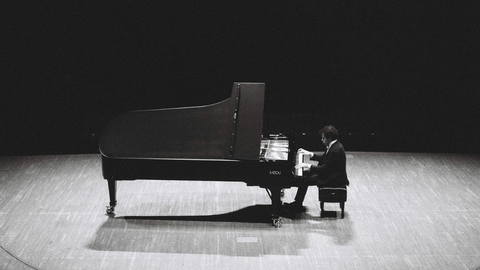 El pianista Mart�n Garc�a Garc�a act�a en Iberm�sica