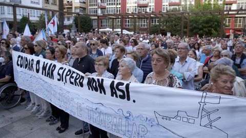 Concentración de apoyo a la flota ante el veto a 87 zonas de pesca de fondo EN RIBEIRA
