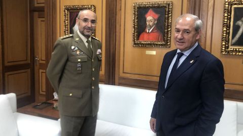 El subdelegado de Defensa en Lugo fue recibido por el alcalde de Monforte