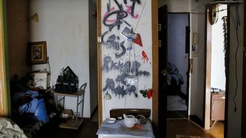 Interior de una casa okupada desalojada en A Coruña