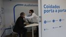 Los vecinos pueden solicitar consultas de podologa, audiologa y estimulacin de la memoria en el servicio ambulante Coidados porta a porta, de la Xunta.