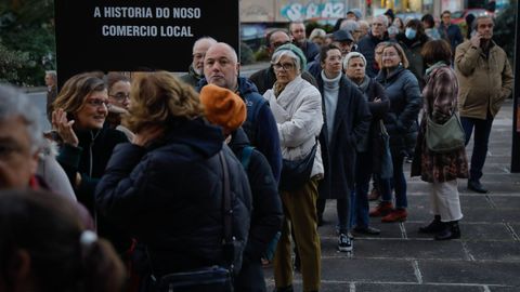 Alrededor de un centenar de personas se quedaron fuera del auditorio.