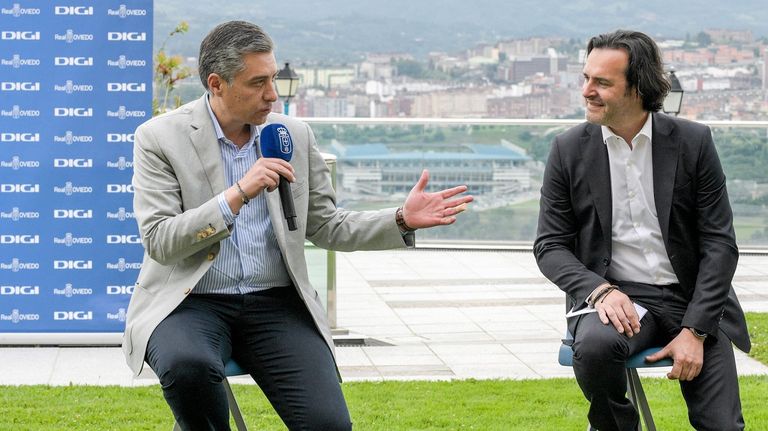 Martín Peláez y Ángel Álvarez, en el Centro Asturiano