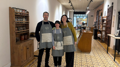 Pablo y Asya, propietarios de Kolozero, junto a�Andrea, su empleada