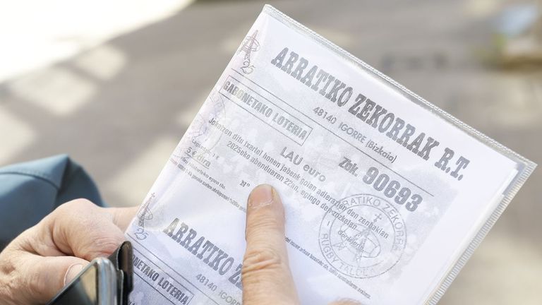 Suben a 132 denuncias por no haber podido cobrar la lotería de Navidad del club de rugbi de Igorre