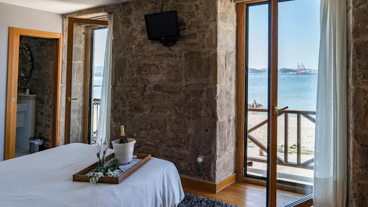Seis hoteles a pie de playa para disfrutar de la primavera en Galicia