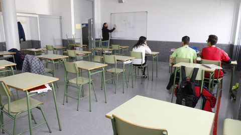 Falta de alumnos en clase en San Cibrao