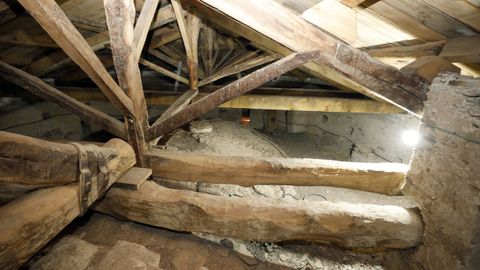 Otra imagen del entramado de madera del tejado