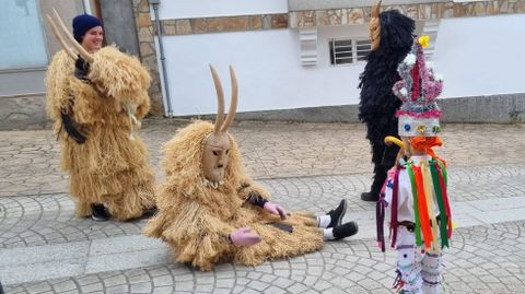 La Mascarada Ibrica llen las calles de Viana do Bolo