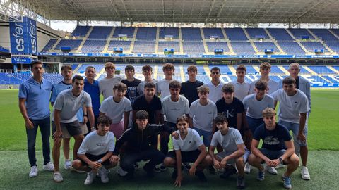 Plantilla del juvenil B del Real Oviedo, en el Carlos Tartiere