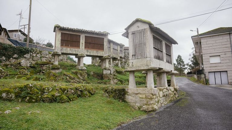 Hórreos de Eiravedra en Paderne de Allariz