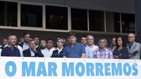 Concentración de apoyo a la flota ante el veto a 87 zonas de pesca de fondo EN RIBEIRA