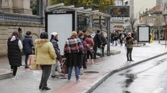 Los usuarios del autobs urbano en Ourense seguirn pagando 0,85 euros por el billete.