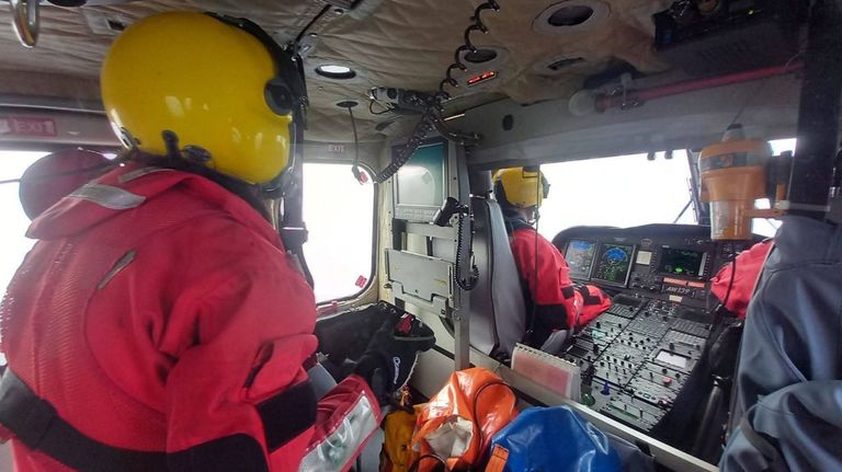 El temor al ahogamiento de un menor en Cangas activa un gran dispositivo de emergencias