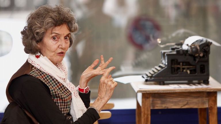 A escritora mindoniense Marina Mayoral, onte na libraría compostelá Numax.