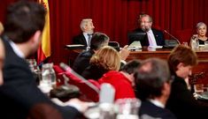 Momento del pleno celebrado ayer en el que se aprob la venta de acciones del CD Lugo. 