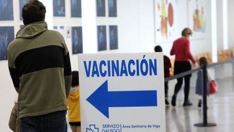 Imagen de archivo de la vacunación del Hospital Álvaro Cunqueiro de Vigo