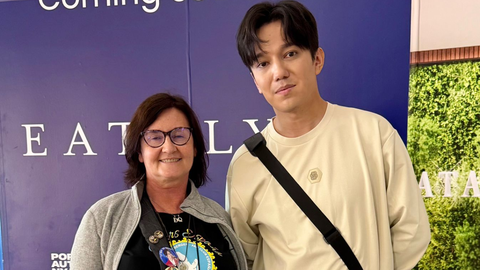 Esther Sota descubri� el talento de Dimash por casualidad y desde entonces se ha convertido en fan incondicional