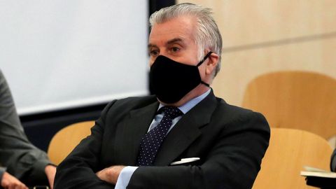 El extesorero del PP Luis Bárcenas, en el banquillo de los acusados