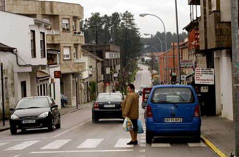 Tomio sufre, como el municipio cercano de Vilanova, problemas de aparcamiento. 