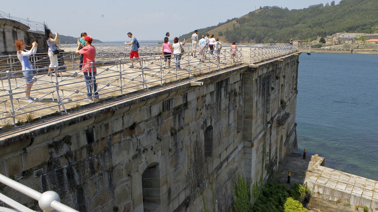 Ms de setecientas personas han visitado ya el castillo de La Palma, en Mugardos, ubicado frente al de San Felipe