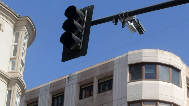 Cámaras de vigilancia a la entrada del tramo peatonal de la calle Cardenal