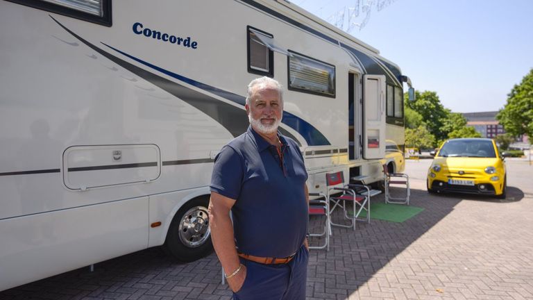 Hasta caravanas con garaje en una ruta de 53 casas rodantes que recorre Galicia