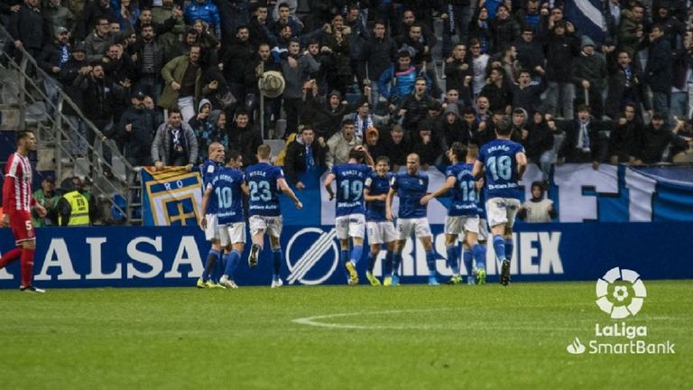 Los futbolistas azules celebran el segundo tanto de Ortuño