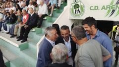 Paco Valeiras charla con Touriñán frente a los presidentes del Dépor y el Arenteiro