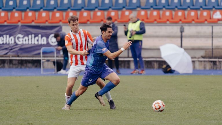 Di Renzo dejó en bandeja el gol bien rematado por Álex Gil, que resultó insuficiente