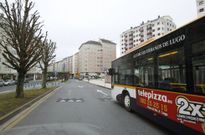 Imagen de un vehculo integrante de la flota de autobuses urbanos de Lugo. 