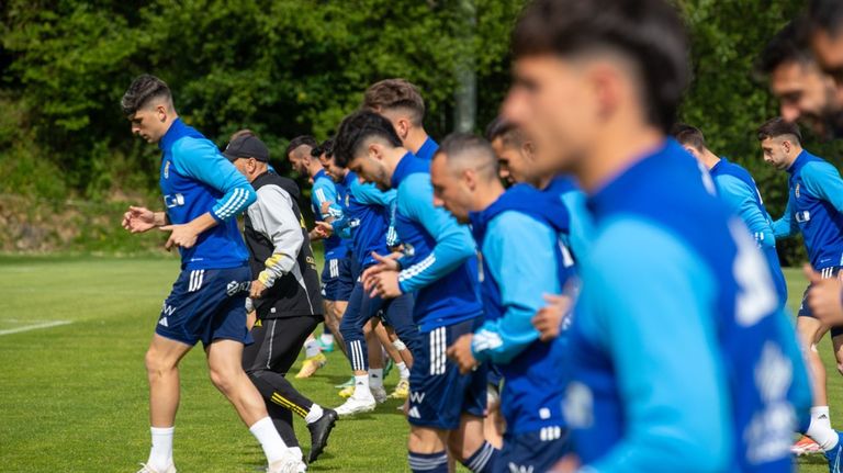 Los jugadores del Oviedo, en El Requexón