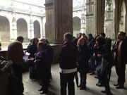 Los visitantes ceenses, en el claustro de la Catedral de Santiago