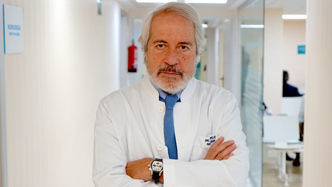 El doctor Francisco Villarejo es el jefe del Servicio de Neurociruga del Hospital La Luz.