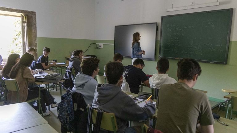 Anpas Galegas pone en duda que los 900 nuevos profesores anunciados por Educación supongan «un aumento real dos recursos»