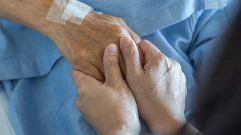 Un ritual de despedida puede ayudar a los pacientes en cuidados paliativos y a sus familiares a procesar el duelo.