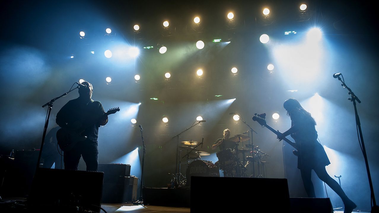 Pixies durante el concierto que dieron en A Corua en el 2019