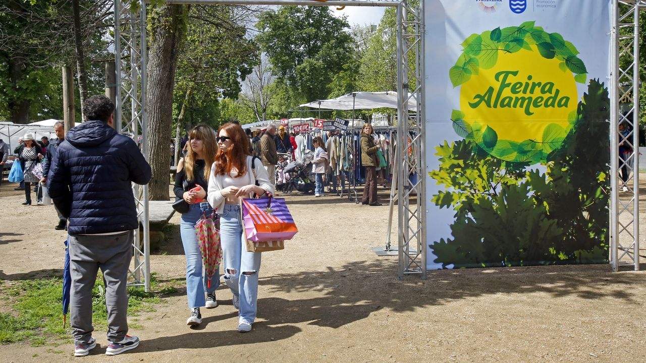 Estreno de la feria en la Alameda de Pontevedra «Es el primer día, hay