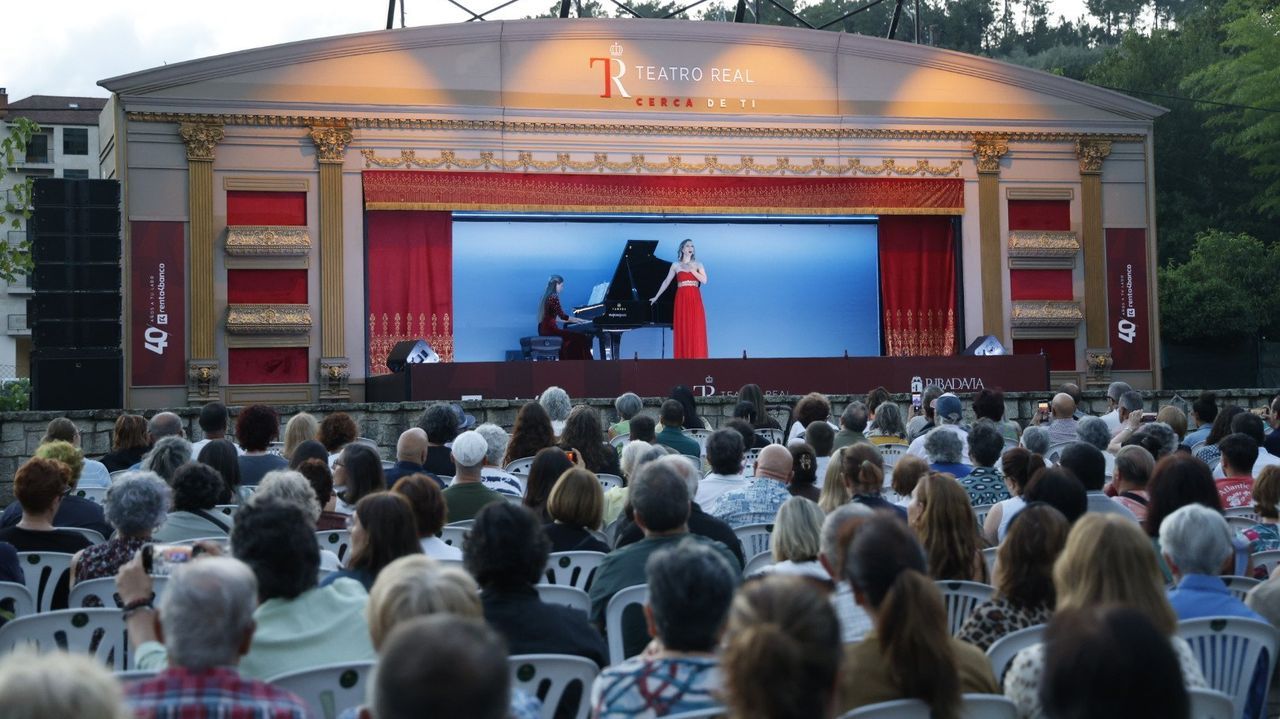 La Carroza del Teatro Real lleg&oacute; al parque de A Veronza de Ribadavia
