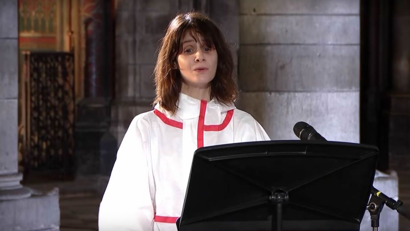 �Adios r�os, adi�s fontes� cantado e tocado ao chelo dende Basilea�por una int�rprete de Sanxenxo.Los instrumentos de viento son frecuentes en este tipo de composiciones