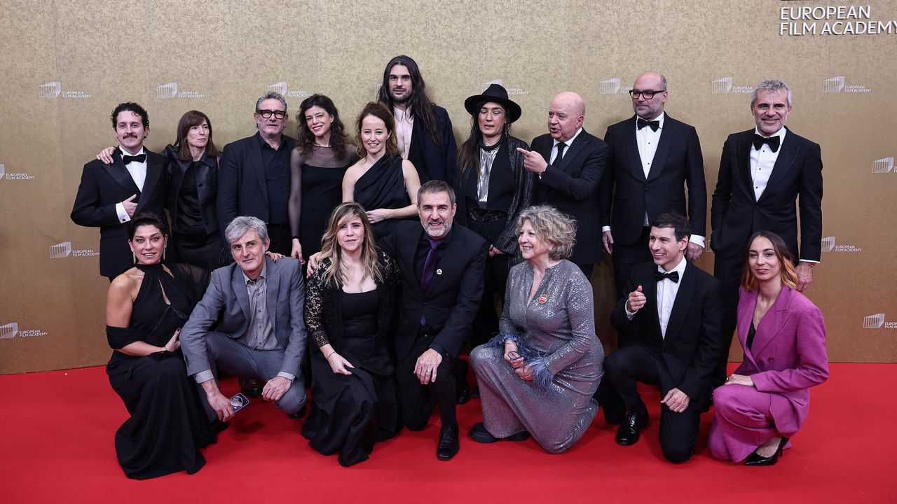 Los ganadores en los Premios del Cine Europeo, en im�genes.Fotograma del filme de Ryan Coogler �Sinners�; en el centro, los actores Jack O?Connell y Hailee Steinfeld