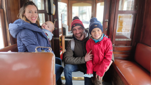 Dar�o, junto con sus padres y su hermana