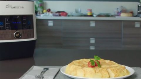 Imagen de una tortilla de patatas hecha con la FussionCook FC7 Smart